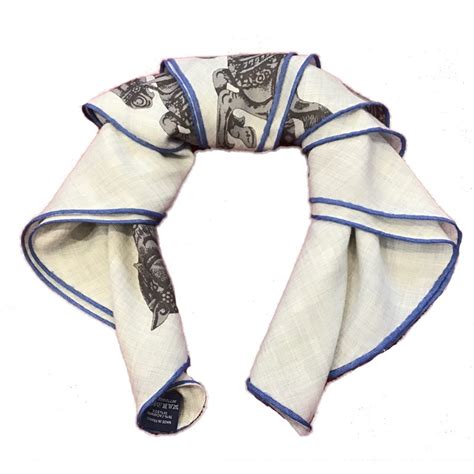 losange cachemire 70 cach soie hermes|Foulard en cachemire losange Hermès Gris en Cachemire.